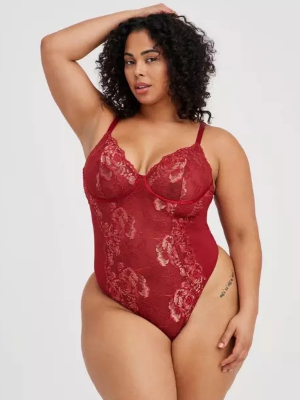 Torrid Red Gold Metallic Lace Mesh Underwire Thong Bodysuit Size 2 / 2X